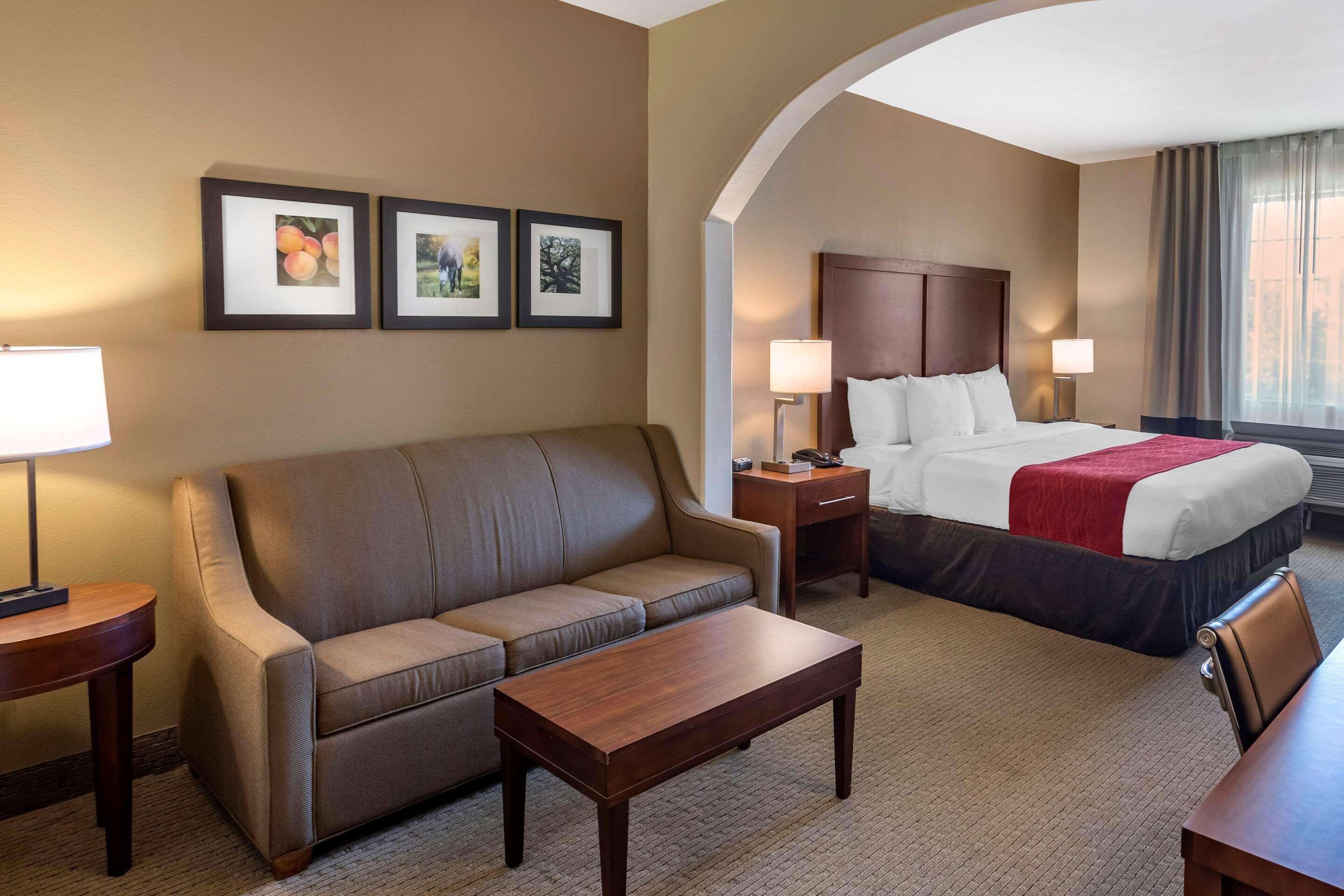 Comfort Inn & Suites Villa Rica Kültér fotó