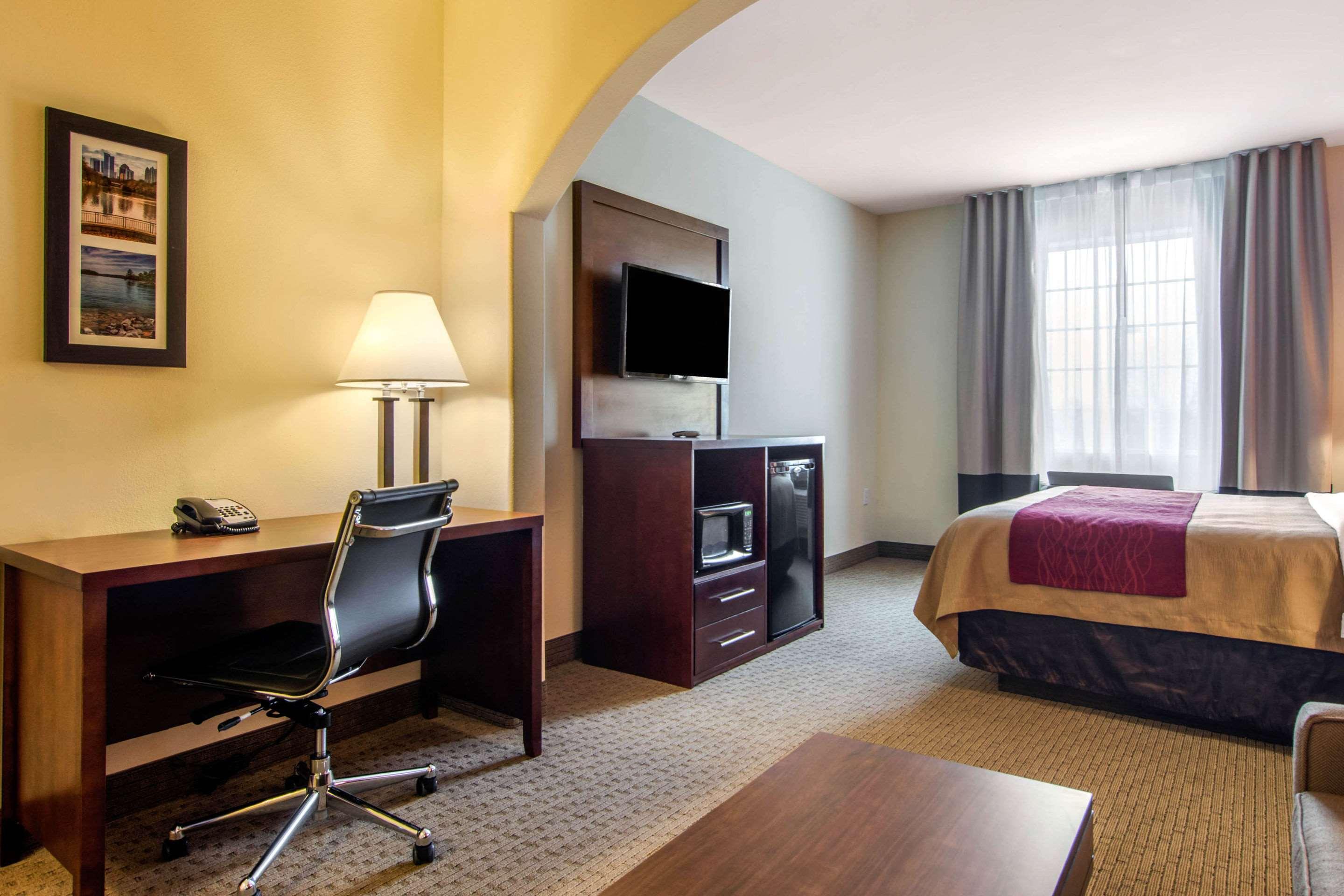 Comfort Inn & Suites Villa Rica Kültér fotó
