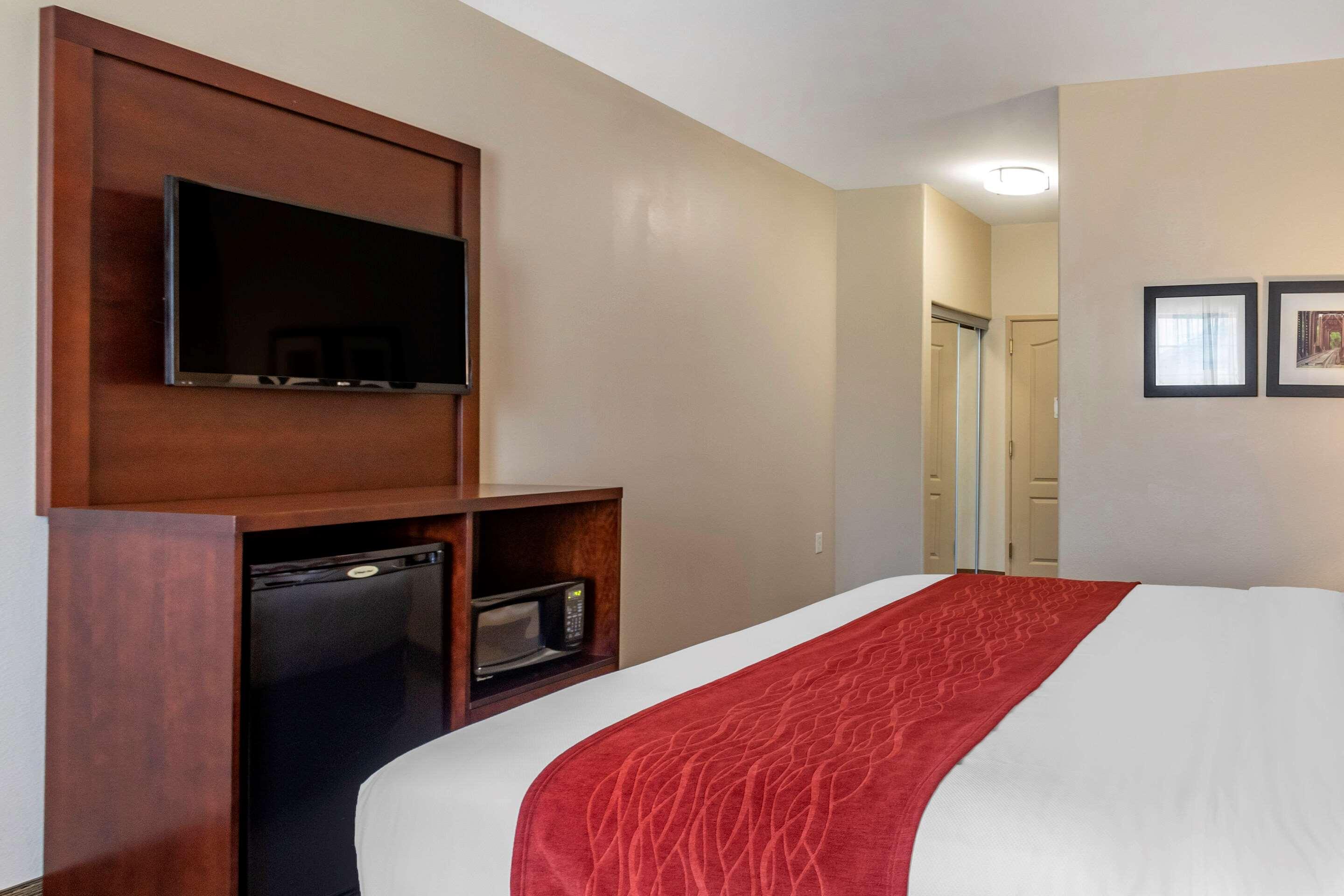 Comfort Inn & Suites Villa Rica Kültér fotó